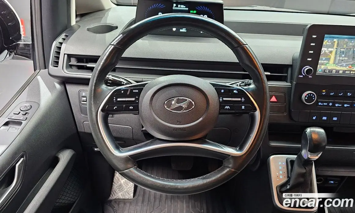 Hyundai Staria 2021 2.2 автомат (гидро), фото 13