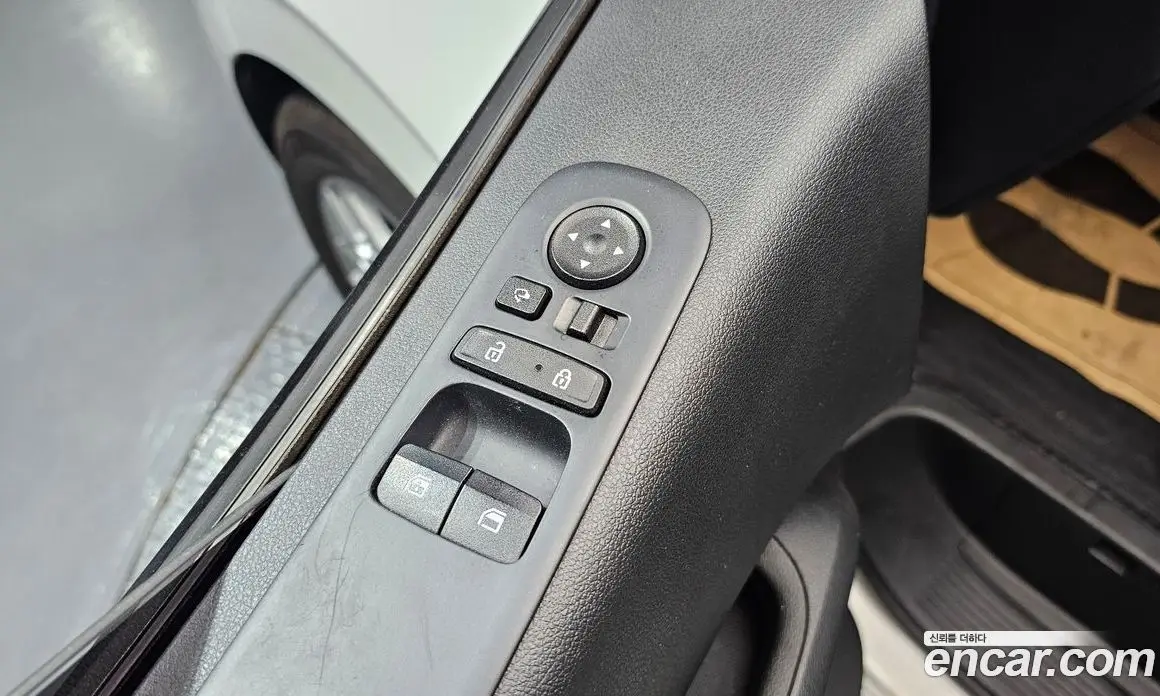 Hyundai Staria 2021 2.2 автомат (гидро), фото 17
