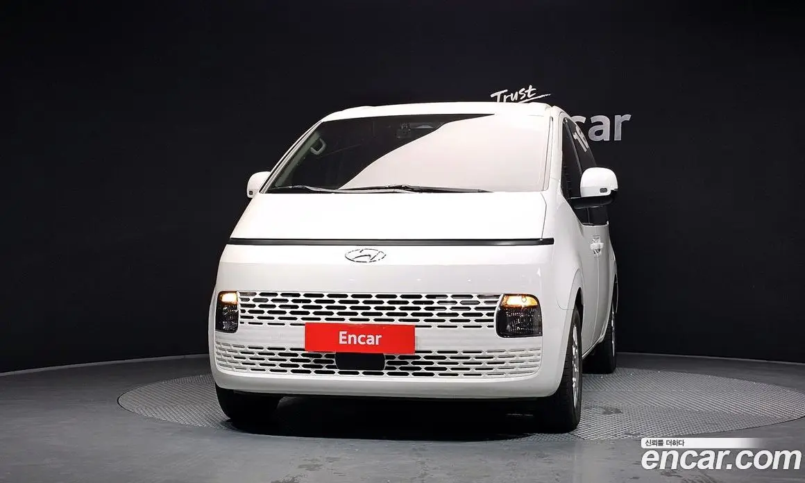 Hyundai Staria 2021 2.2 автомат (гидро), фото 3