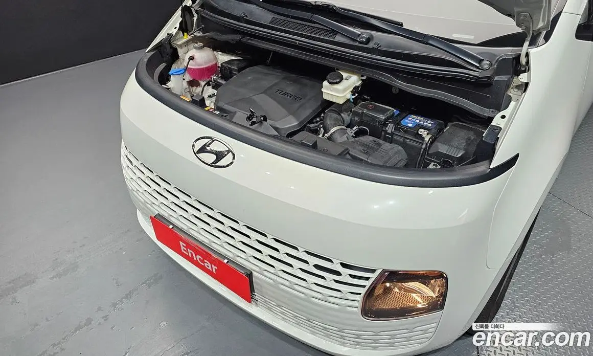 Hyundai Staria 2021 2.2 автомат (гидро), фото 6