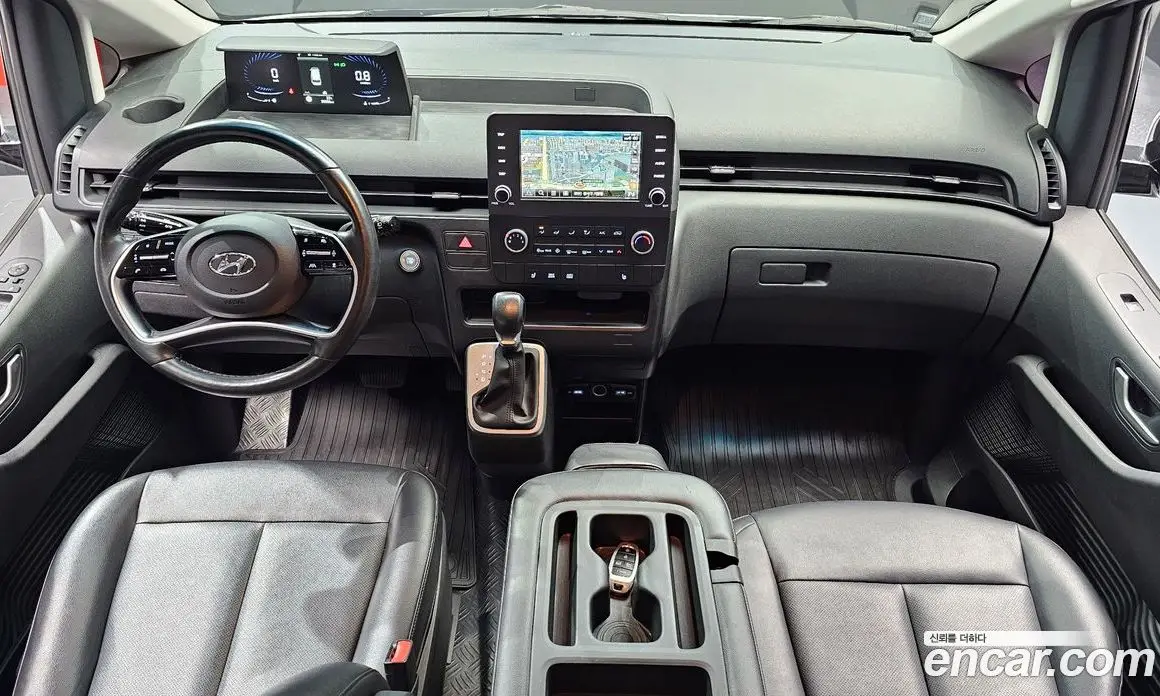 Hyundai Staria 2021 2.2 автомат (гидро), фото 7
