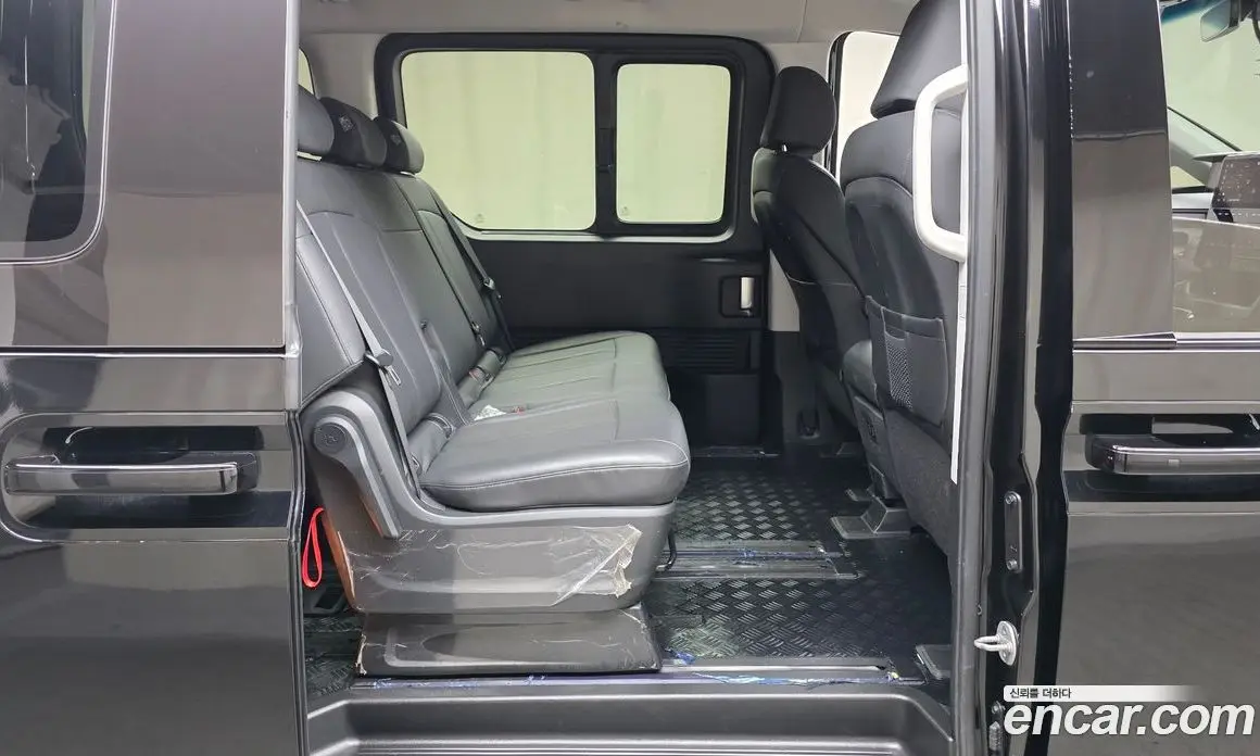 Hyundai Staria 2023 2.2 автомат (гидро), фото 17
