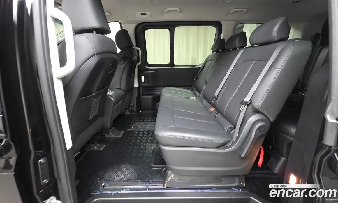 Hyundai Staria 2023 2.2 автомат (гидро), фото 18