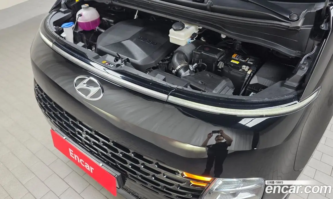 Hyundai Staria 2023 2.2 автомат (гидро), фото 6