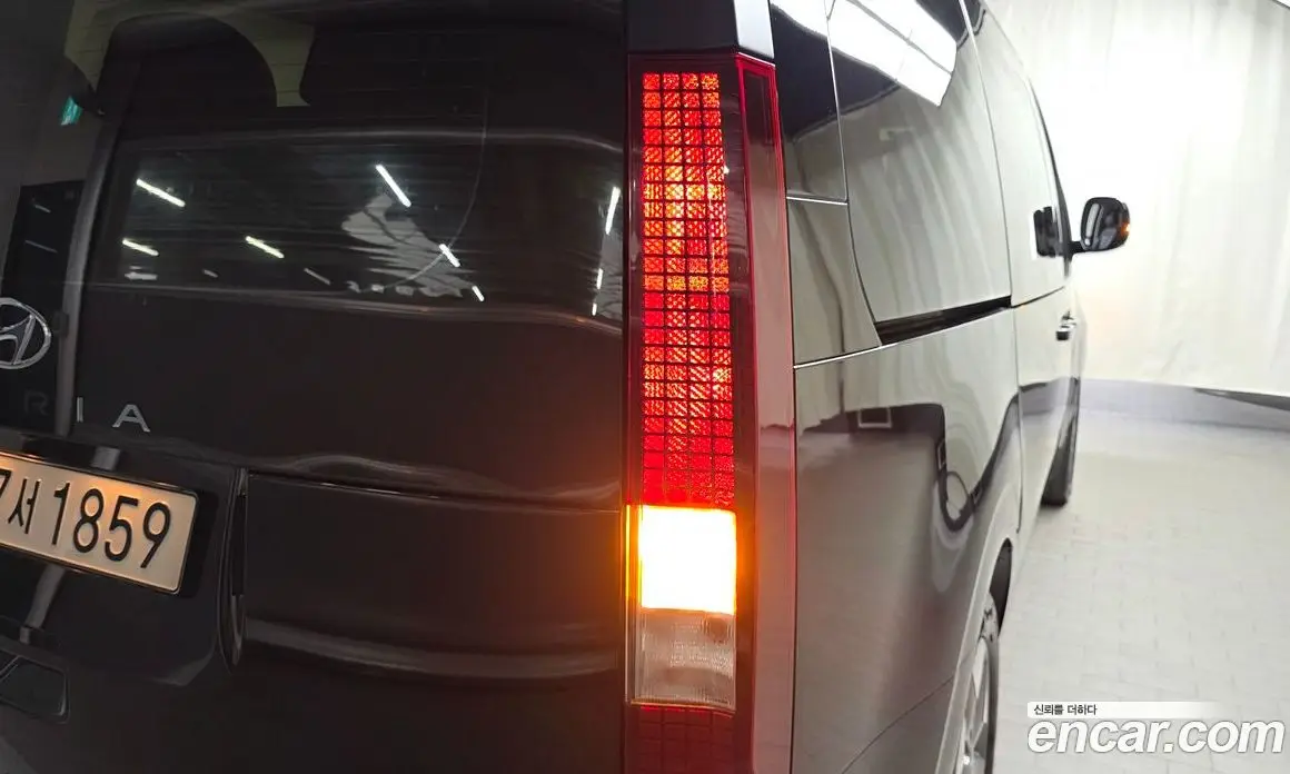 Hyundai Staria 2023 2.2 автомат (гидро), фото 9