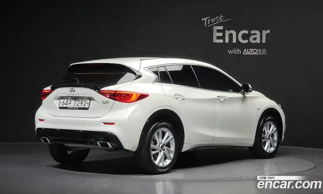 Infiniti Q30 2019 2.0 автомат (гидро), миниатюра 1 Infiniti Q30 2019 2.0 автомат (гидро), миниатюра 1