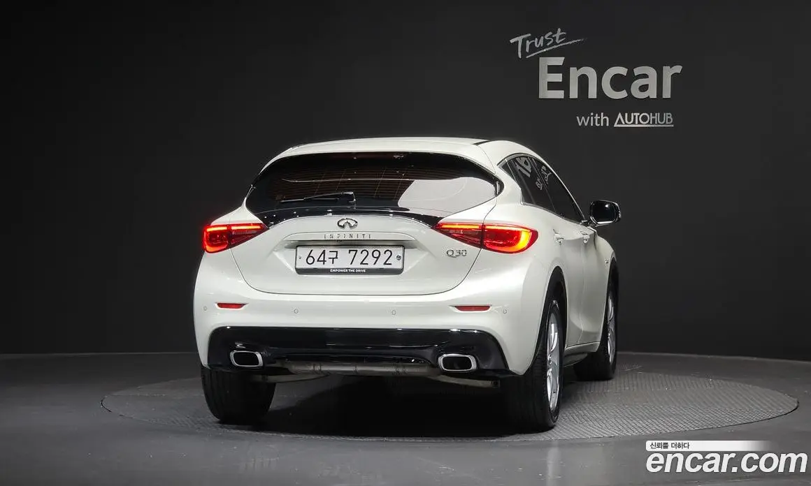 Infiniti Q30 2019 2.0 автомат (гидро), фото 3 Infiniti Q30 2019 2.0 автомат (гидро), фото 3