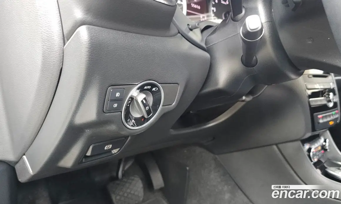 Infiniti Q30 2019 2.0 автомат (гидро), фото 23 Infiniti Q30 2019 2.0 автомат (гидро), фото 23