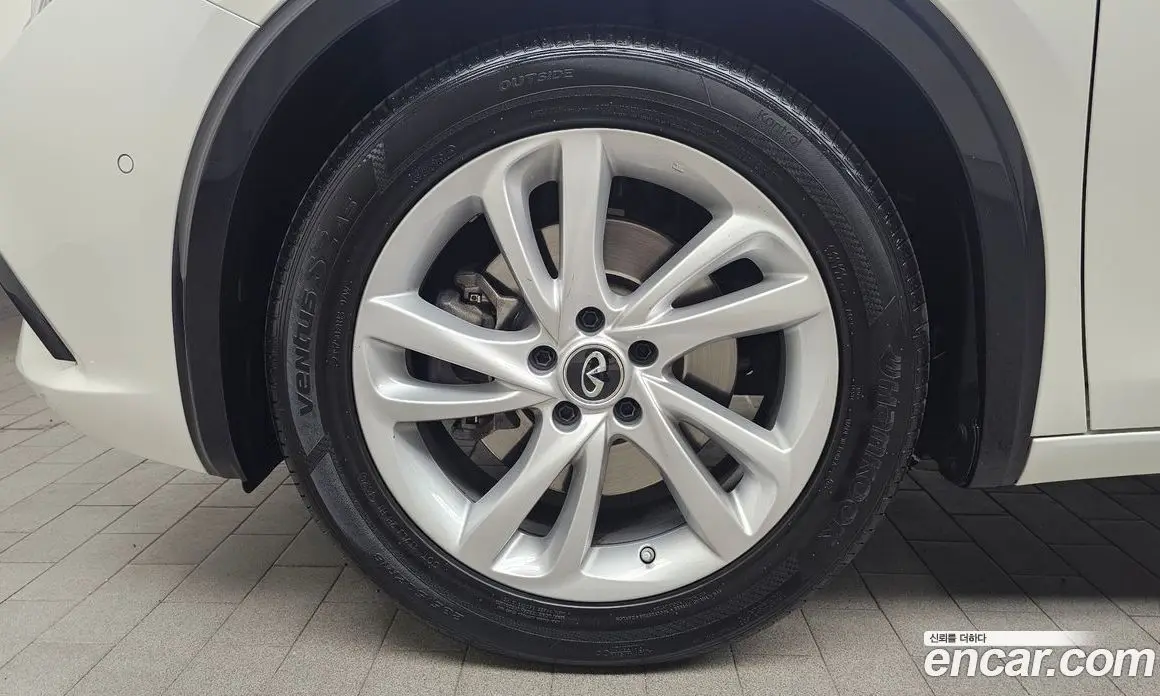 Infiniti Q30 2019 2.0 автомат (гидро), фото 4 Infiniti Q30 2019 2.0 автомат (гидро), фото 4