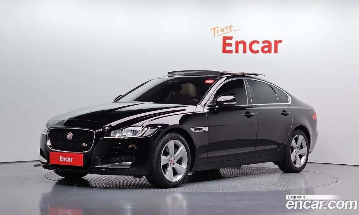 Jaguar XF 2018 2.0 автомат (гидро), фото 1 Jaguar XF 2018 2.0 автомат (гидро), фото 1