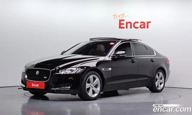 Jaguar XF 2018 2.0 автомат (гидро), миниатюра 1 Jaguar XF 2018 2.0 автомат (гидро), миниатюра 1