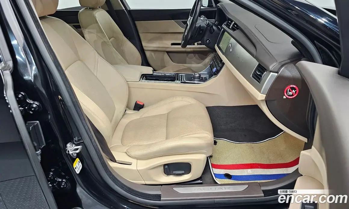 Jaguar XF 2018 2.0 автомат (гидро), фото 11 Jaguar XF 2018 2.0 автомат (гидро), фото 11