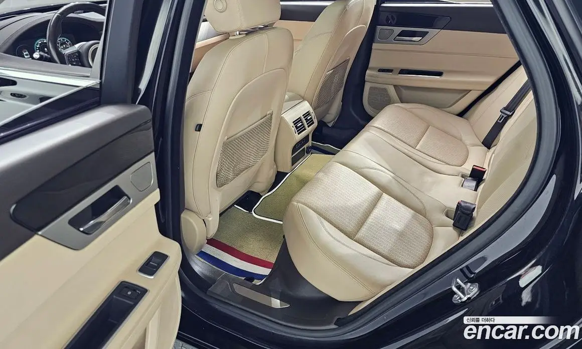 Jaguar XF 2018 2.0 автомат (гидро), фото 12 Jaguar XF 2018 2.0 автомат (гидро), фото 12
