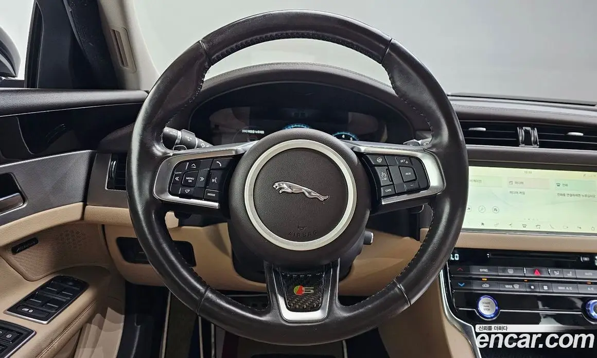 Jaguar XF 2018 2.0 автомат (гидро), фото 14 Jaguar XF 2018 2.0 автомат (гидро), фото 14