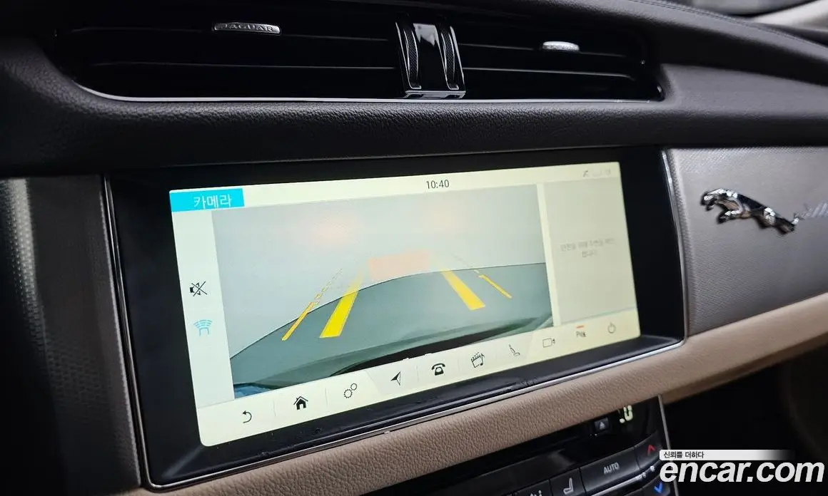 Jaguar XF 2018 2.0 автомат (гидро), фото 15 Jaguar XF 2018 2.0 автомат (гидро), фото 15