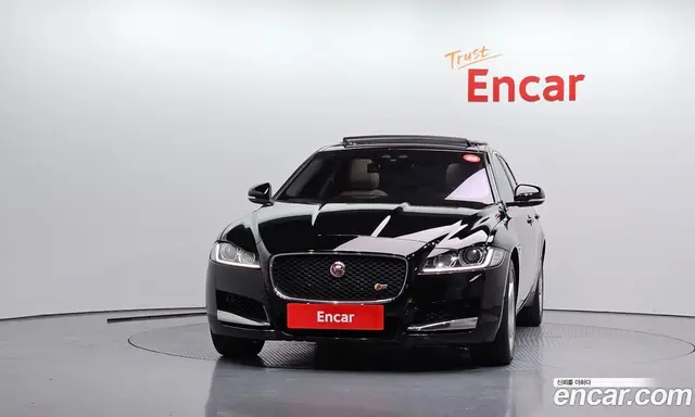 Jaguar XF 2018 2.0 автомат (гидро), миниатюра 3 Jaguar XF 2018 2.0 автомат (гидро), миниатюра 3