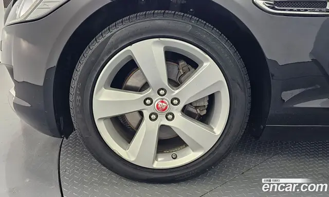 Jaguar XF 2018 2.0 автомат (гидро), миниатюра 5 Jaguar XF 2018 2.0 автомат (гидро), миниатюра 5