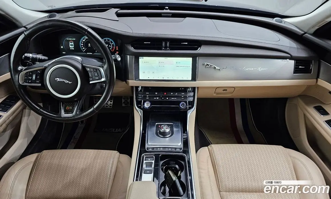 Jaguar XF 2018 2.0 автомат (гидро), фото 7 Jaguar XF 2018 2.0 автомат (гидро), фото 7