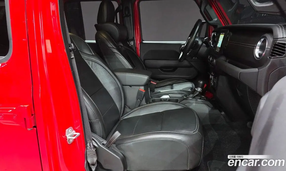 Jeep Wrangler 2022 2.0 автомат (гидро), фото 16 Jeep Wrangler 2022 2.0 автомат (гидро), фото 16