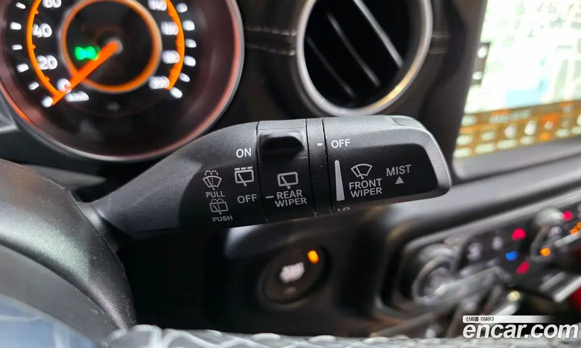 Jeep Wrangler 2022 2.0 автомат (гидро), фото 28 Jeep Wrangler 2022 2.0 автомат (гидро), фото 28