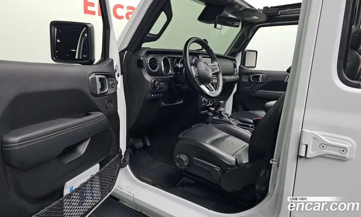 Jeep Wrangler 2022 2.0 автомат (гидро), фото 13 Jeep Wrangler 2022 2.0 автомат (гидро), фото 13