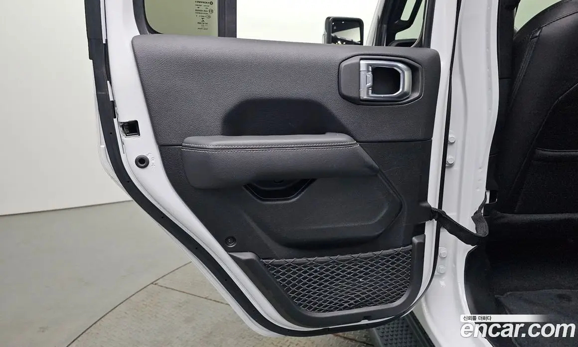 Jeep Wrangler 2022 2.0 автомат (гидро), фото 15 Jeep Wrangler 2022 2.0 автомат (гидро), фото 15