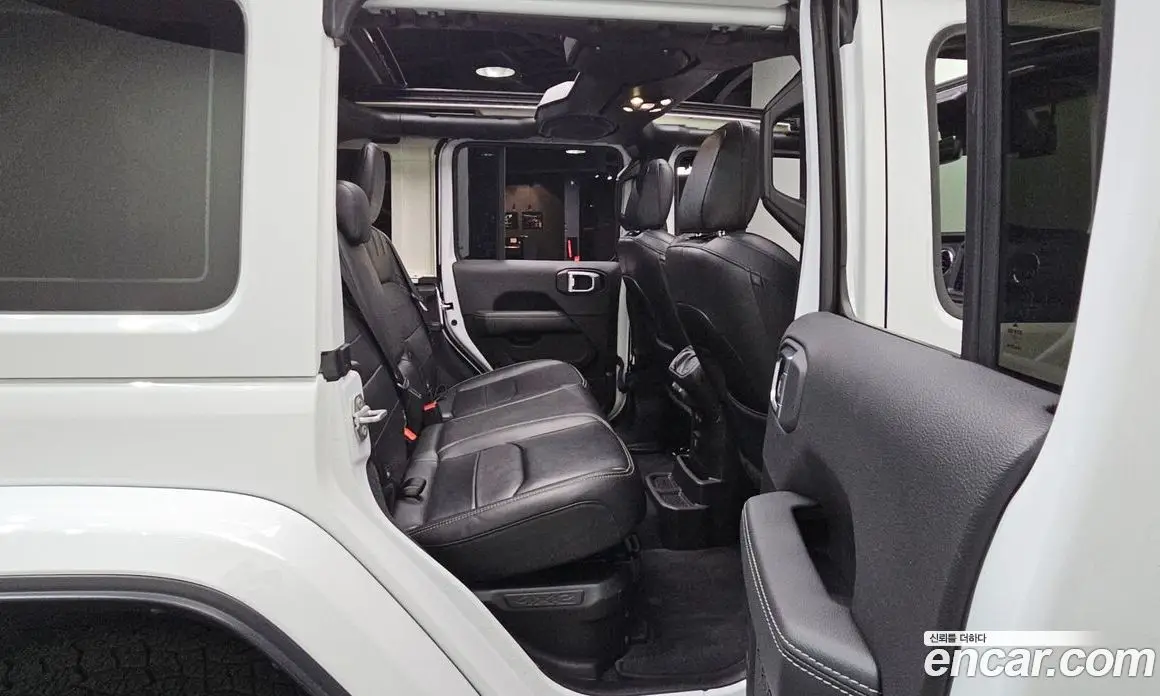 Jeep Wrangler 2022 2.0 автомат (гидро), фото 16 Jeep Wrangler 2022 2.0 автомат (гидро), фото 16