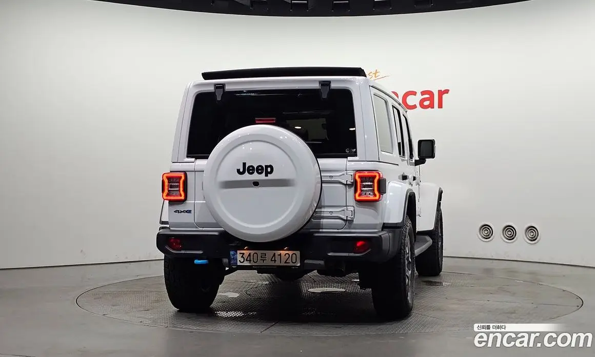 Jeep Wrangler 2022 2.0 автомат (гидро), фото 4 Jeep Wrangler 2022 2.0 автомат (гидро), фото 4