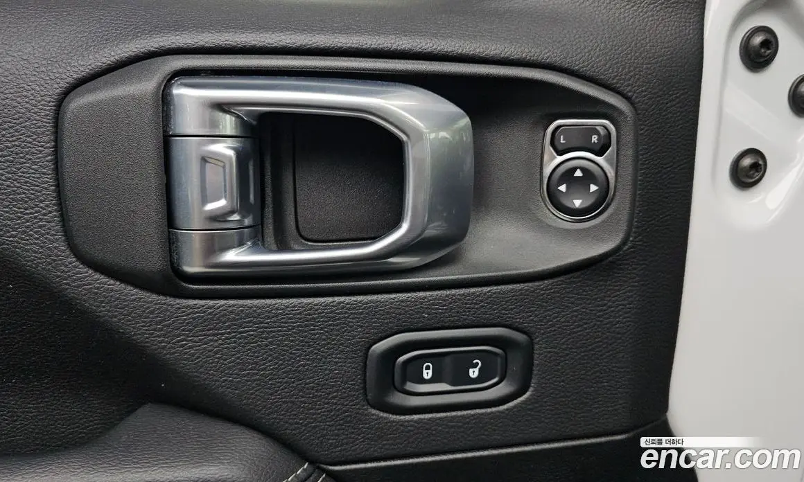 Jeep Wrangler 2022 2.0 автомат (гидро), фото 33 Jeep Wrangler 2022 2.0 автомат (гидро), фото 33