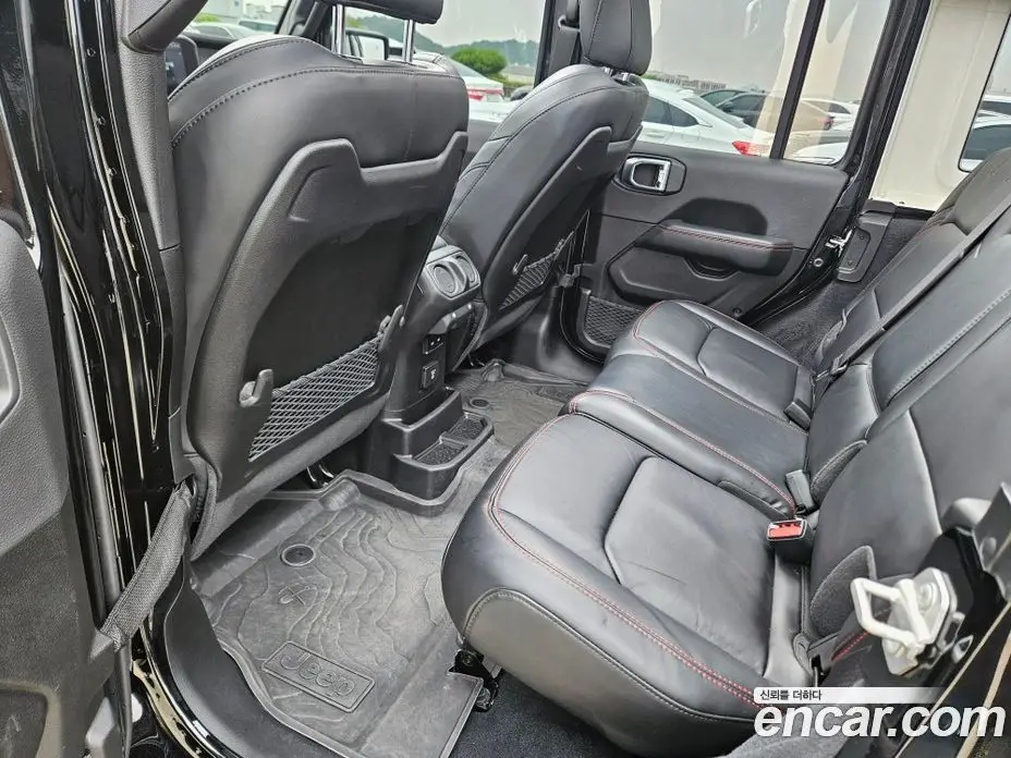 Jeep Wrangler 2024 2.0 автомат (гидро), фото 13 Jeep Wrangler 2024 2.0 автомат (гидро), фото 13