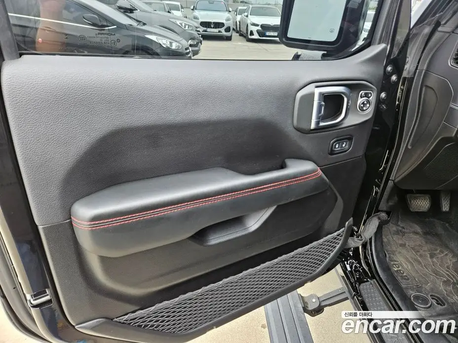 Jeep Wrangler 2024 2.0 автомат (гидро), фото 14 Jeep Wrangler 2024 2.0 автомат (гидро), фото 14