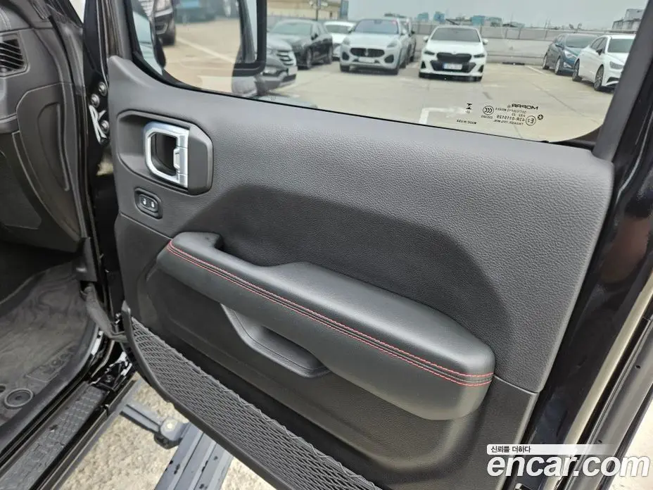 Jeep Wrangler 2024 2.0 автомат (гидро), фото 20 Jeep Wrangler 2024 2.0 автомат (гидро), фото 20