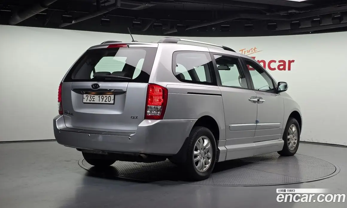 Kia Carnival 2011 2.2 автомат (гидро), фото 2 Kia Carnival 2011 2.2 автомат (гидро), фото 2