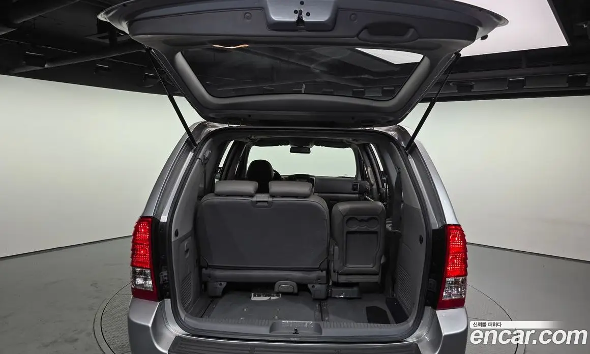 Kia Carnival 2011 2.2 автомат (гидро), фото 20 Kia Carnival 2011 2.2 автомат (гидро), фото 20