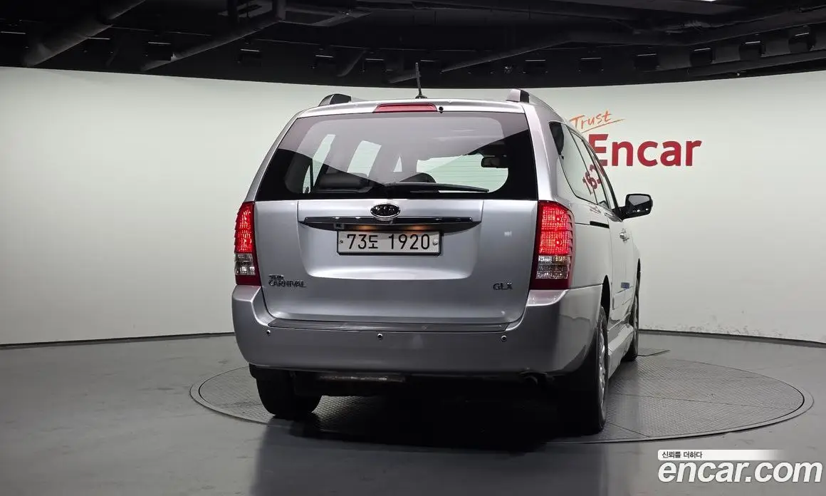 Kia Carnival 2011 2.2 автомат (гидро), фото 4 Kia Carnival 2011 2.2 автомат (гидро), фото 4