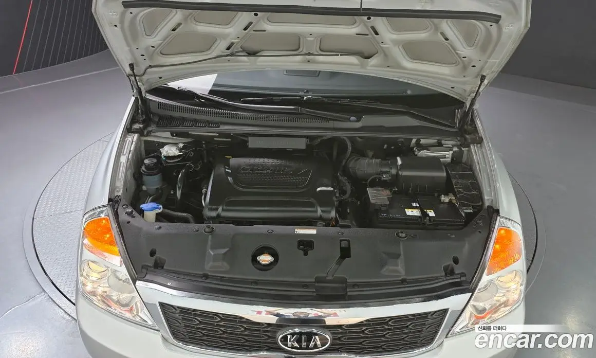 Kia Carnival 2011 2.2 автомат (гидро), фото 6 Kia Carnival 2011 2.2 автомат (гидро), фото 6