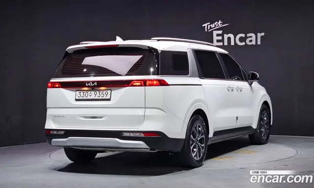 Kia Carnival 2023 2.2 автомат (гидро), миниатюра 2