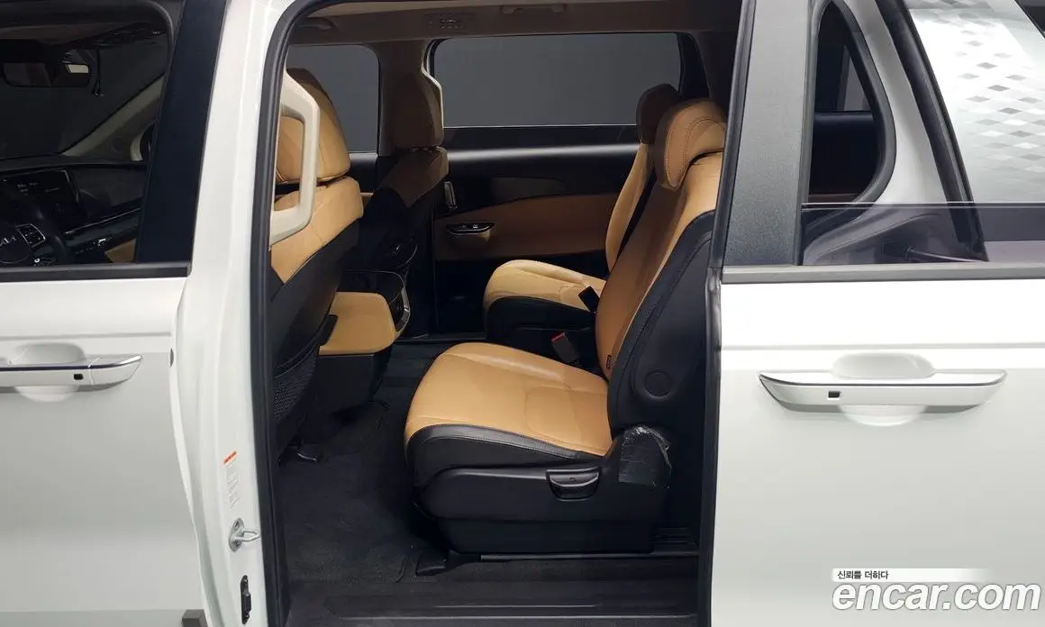 Kia Carnival 2023 2.2 автомат (гидро), фото 17