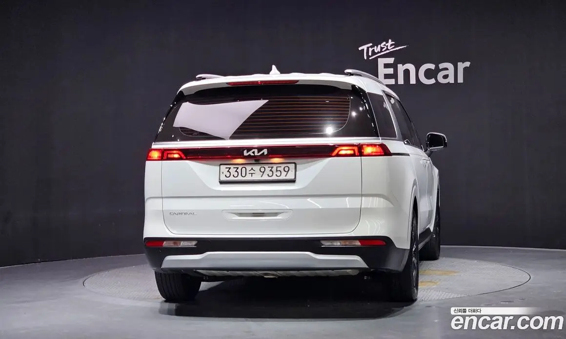 Kia Carnival 2023 2.2 автомат (гидро), фото 4