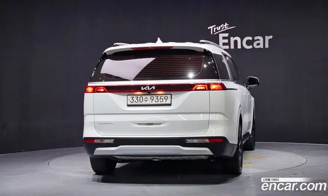 Kia Carnival 2023 2.2 автомат (гидро), миниатюра 4
