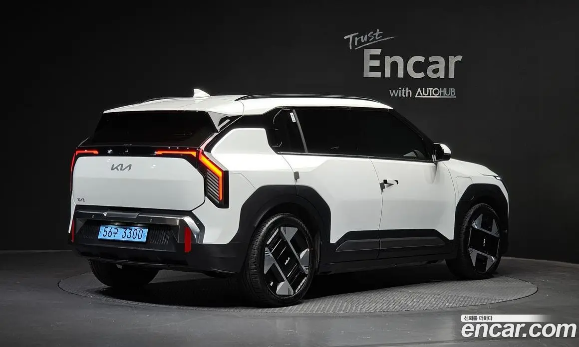 Kia EV3 2025 0.2 автомат (гидро), фото 1 Kia EV3 2025 0.2 автомат (гидро), фото 1