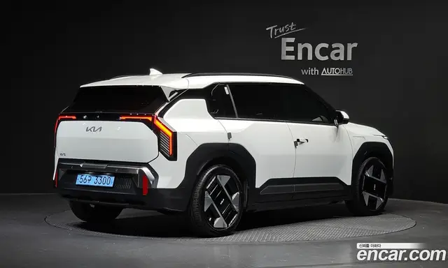 Kia EV3 2025 0.2 автомат (гидро), миниатюра 1 Kia EV3 2025 0.2 автомат (гидро), миниатюра 1