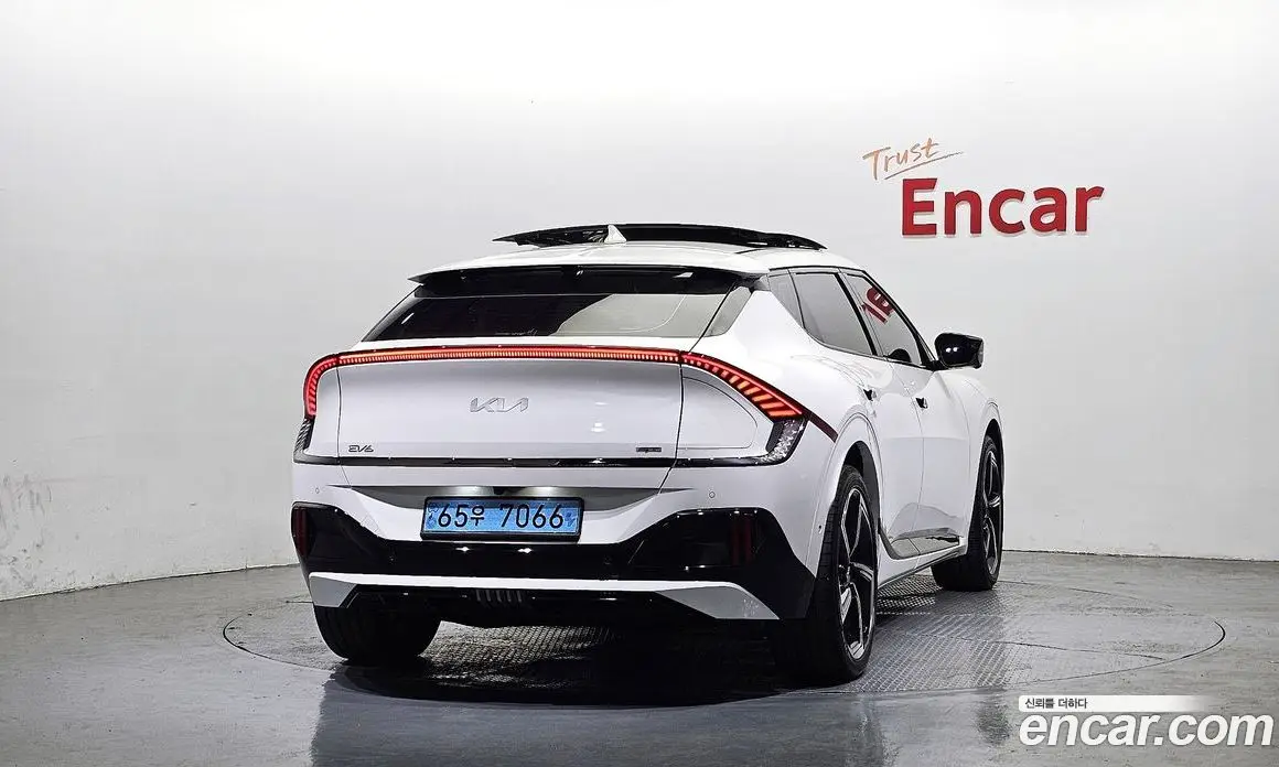 Kia EV6 2023 0.1 автомат (гидро), фото 4