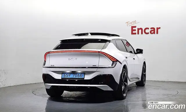 Kia EV6 2023 0.1 автомат (гидро), миниатюра 4