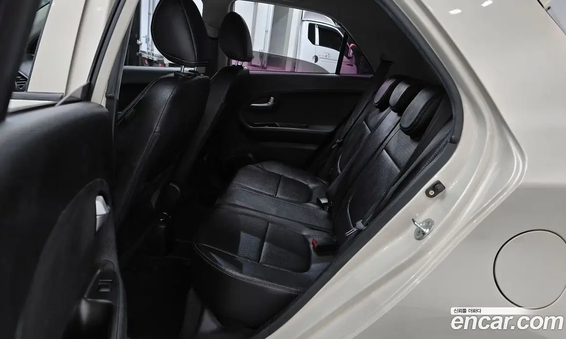 Kia Morning 2014 1.0 автомат (гидро), фото 12 Kia Morning 2014 1.0 автомат (гидро), фото 12