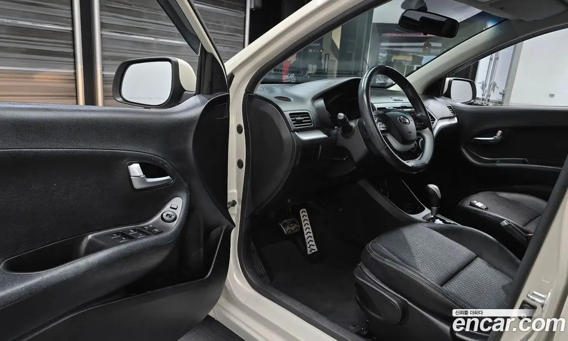 Kia Morning 2014 1.0 автомат (гидро), фото 10 Kia Morning 2014 1.0 автомат (гидро), фото 10
