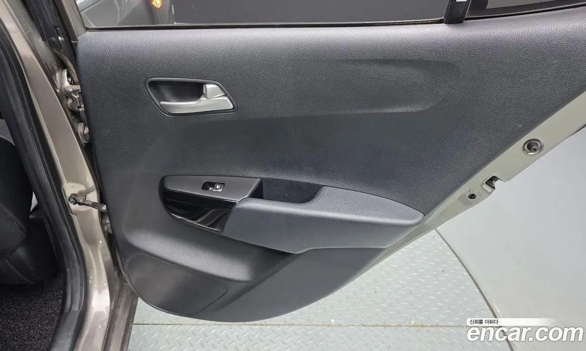Kia Morning 2018 1.0 автомат (гидро), фото 15 Kia Morning 2018 1.0 автомат (гидро), фото 15
