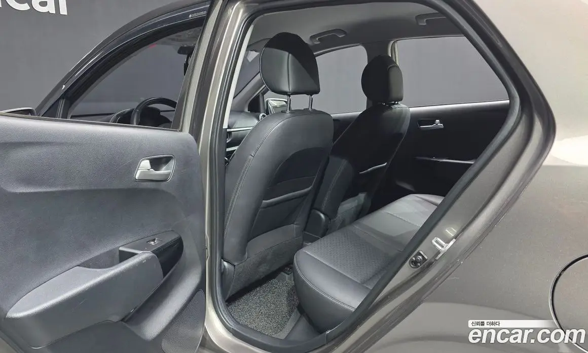 Kia Morning 2018 1.0 автомат (гидро), фото 24 Kia Morning 2018 1.0 автомат (гидро), фото 24