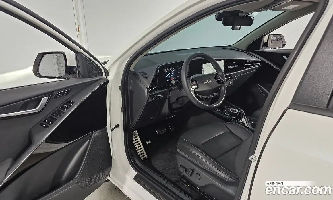 Kia Niro 2023 0.2 автомат (гидро), фото 10 Kia Niro 2023 0.2 автомат (гидро), фото 10