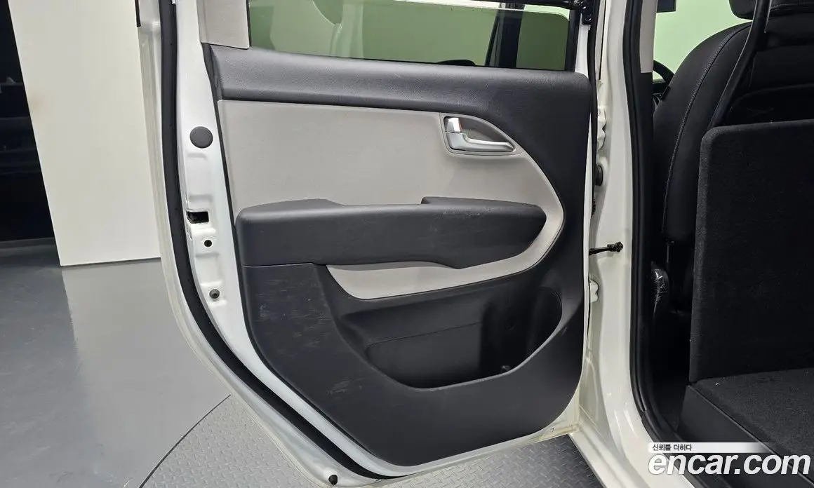 Kia Ray 2024 1.0 автомат (гидро), фото 14